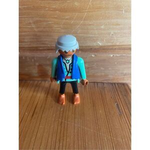2001 PLAYMOBIL PIRATE STARTER SET FIGURE
